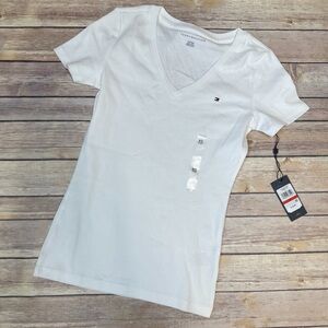 TOMMY HILFIGER ESSENTIAL V-NECK FLAG LOGO T-SHIRT WHITE XS